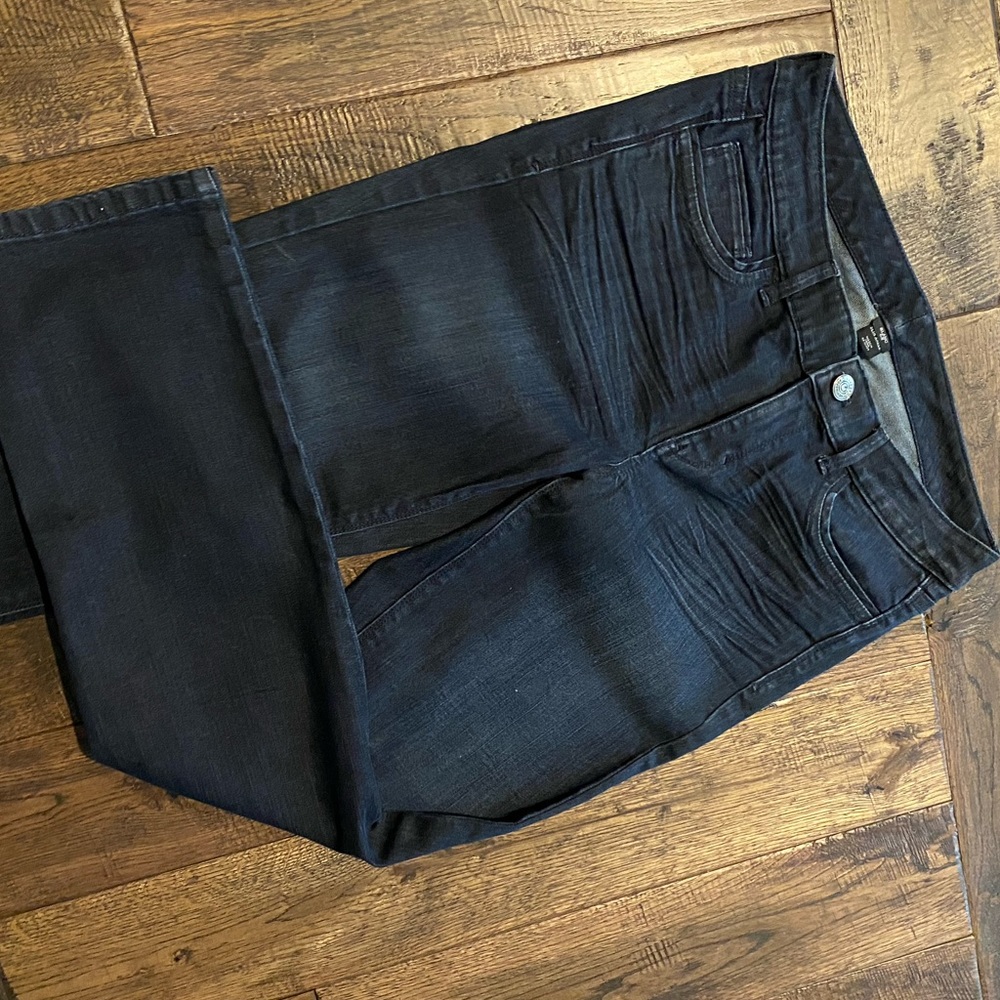 White House Black Market Blanc size 6 straight leg jeans dark denim